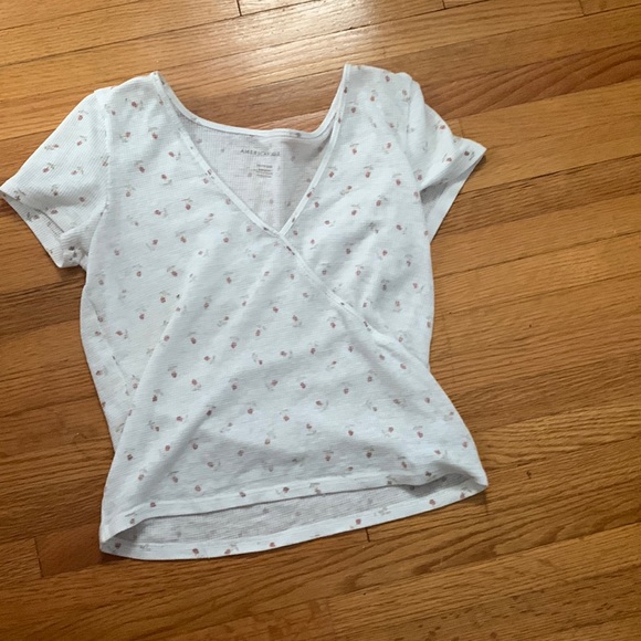 White floral AE shirt - Picture 1 of 2